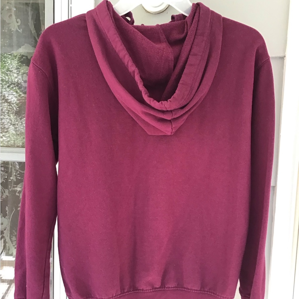 Wound Up Juniors Long Sleeve Graphic hoodie Sweatshirt Burgundy Womens Sz XS GUC - Picture 7 of 12